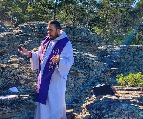 Father Ruben Quinteros, pastor of Immaculate Heart of Mary Church in North Little Rock (Marche) and St. Mary Church in North Little Rock, says Mass for a small group of priests during a hike on Pinnacle Mountain in Perryville August 2022. (Courtesy Father Ruben Quinteros)
